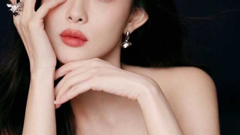 孟子义李昀锐片场互动甜蜜新剧预约量突破百万大关